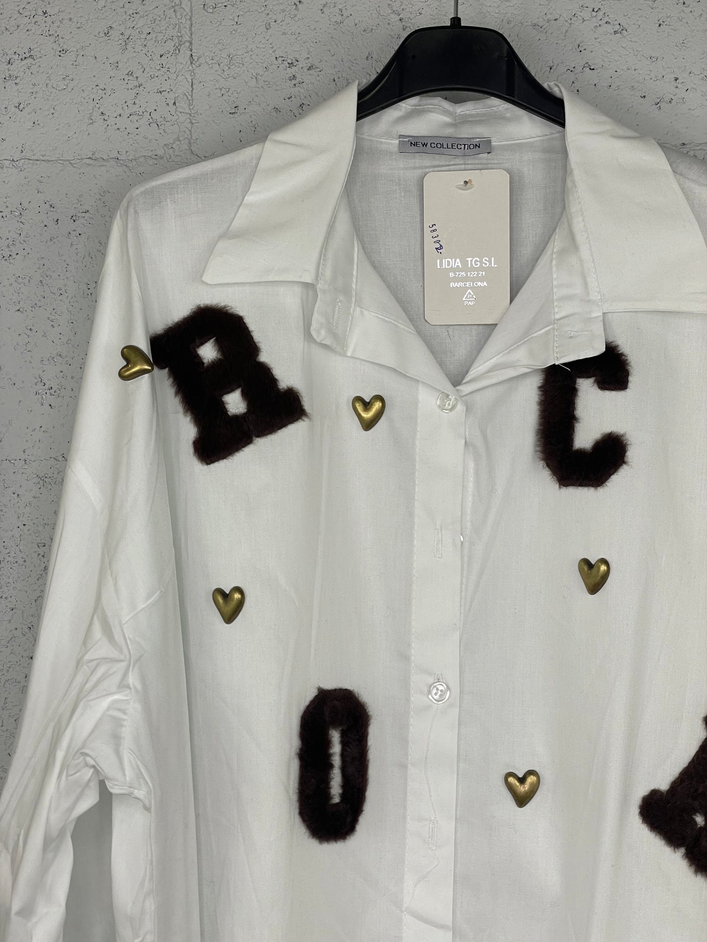 Camisa Nerea corazones y letras