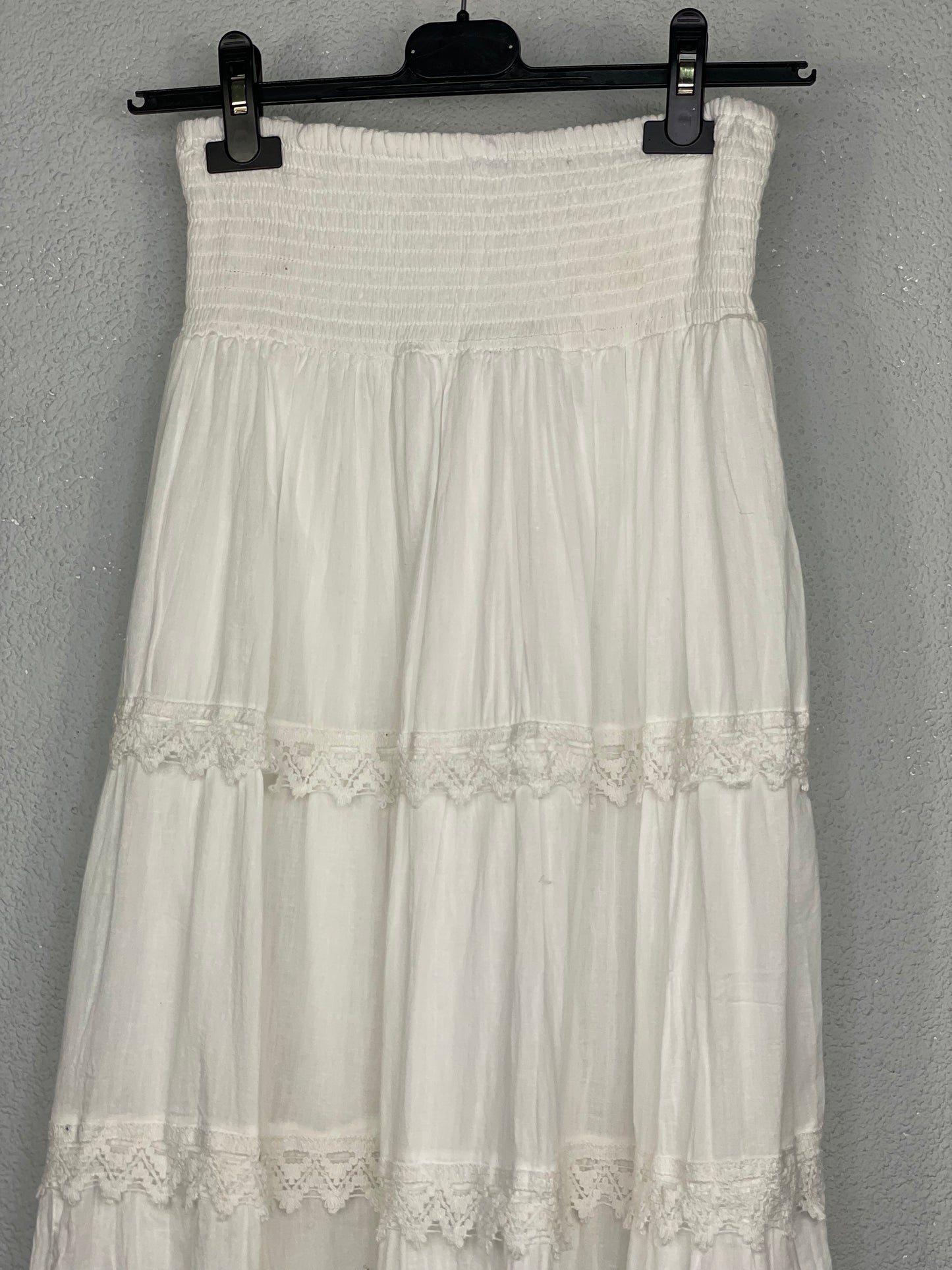 Falda Lourdes blanca