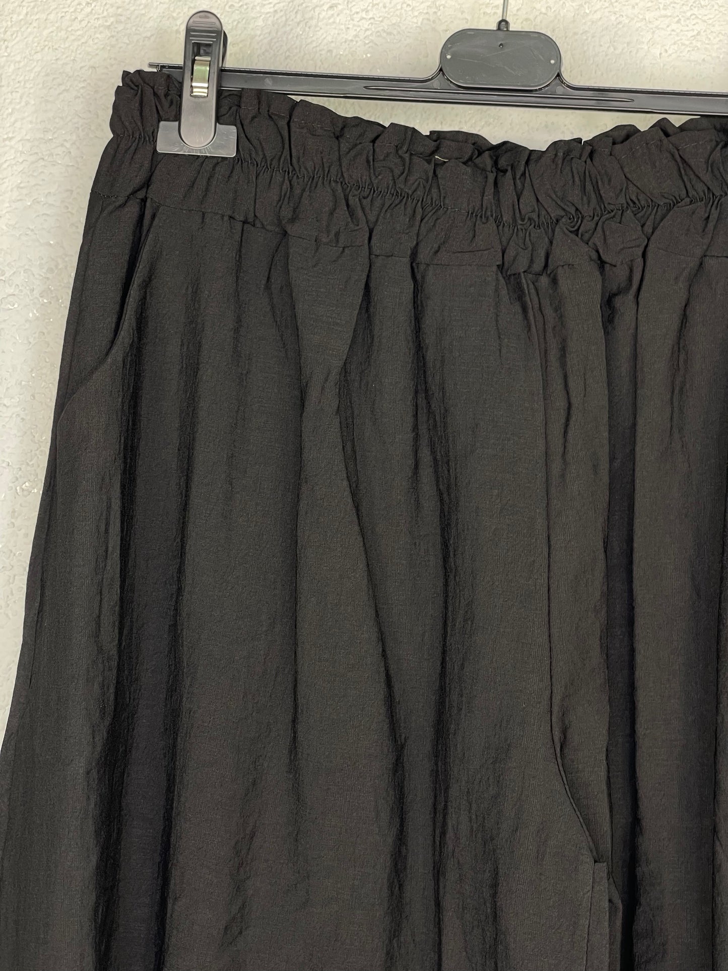 Pantalón corto Santillana Negro PLUS