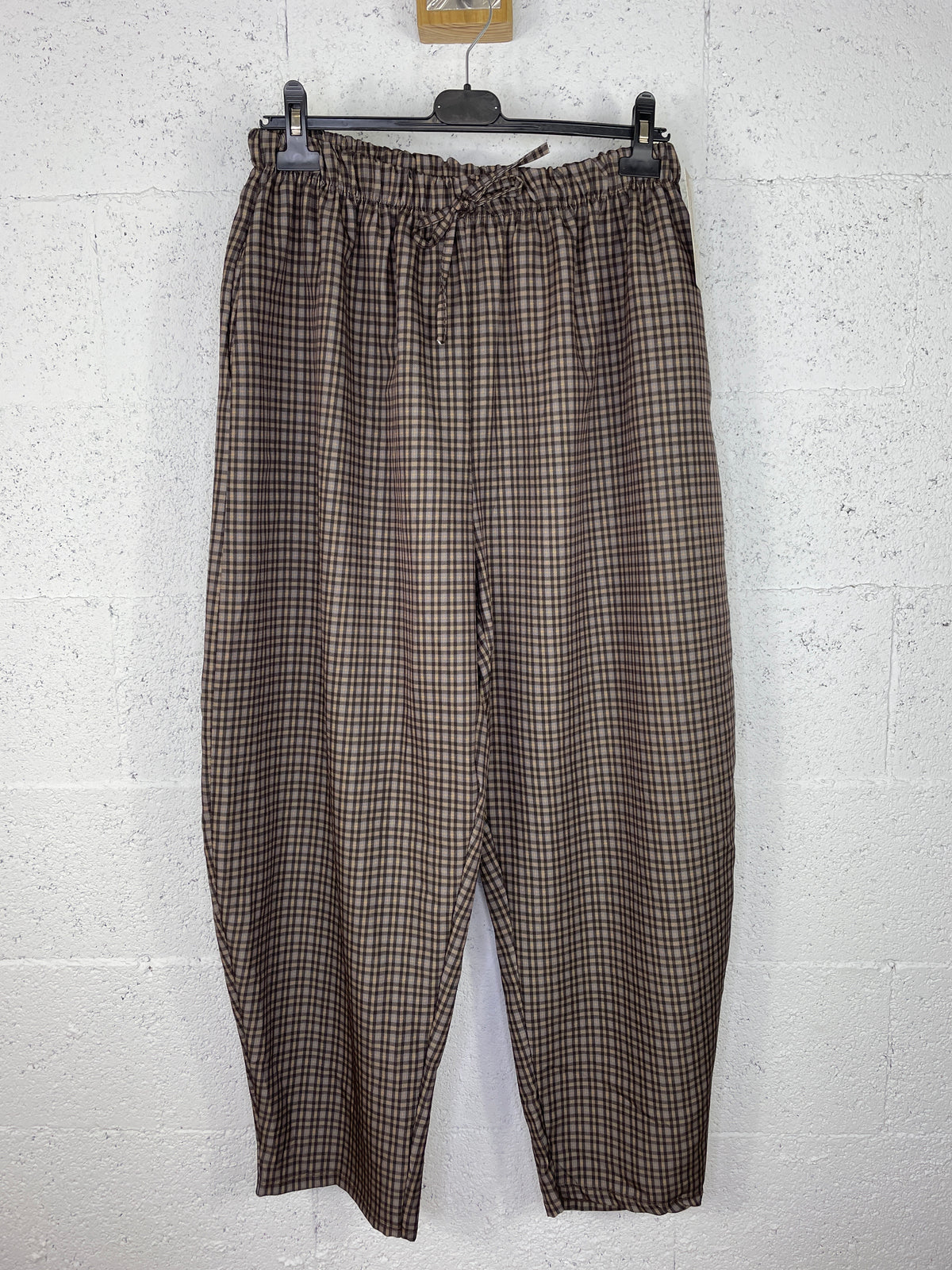 Pantalón Oliva cuadro gris