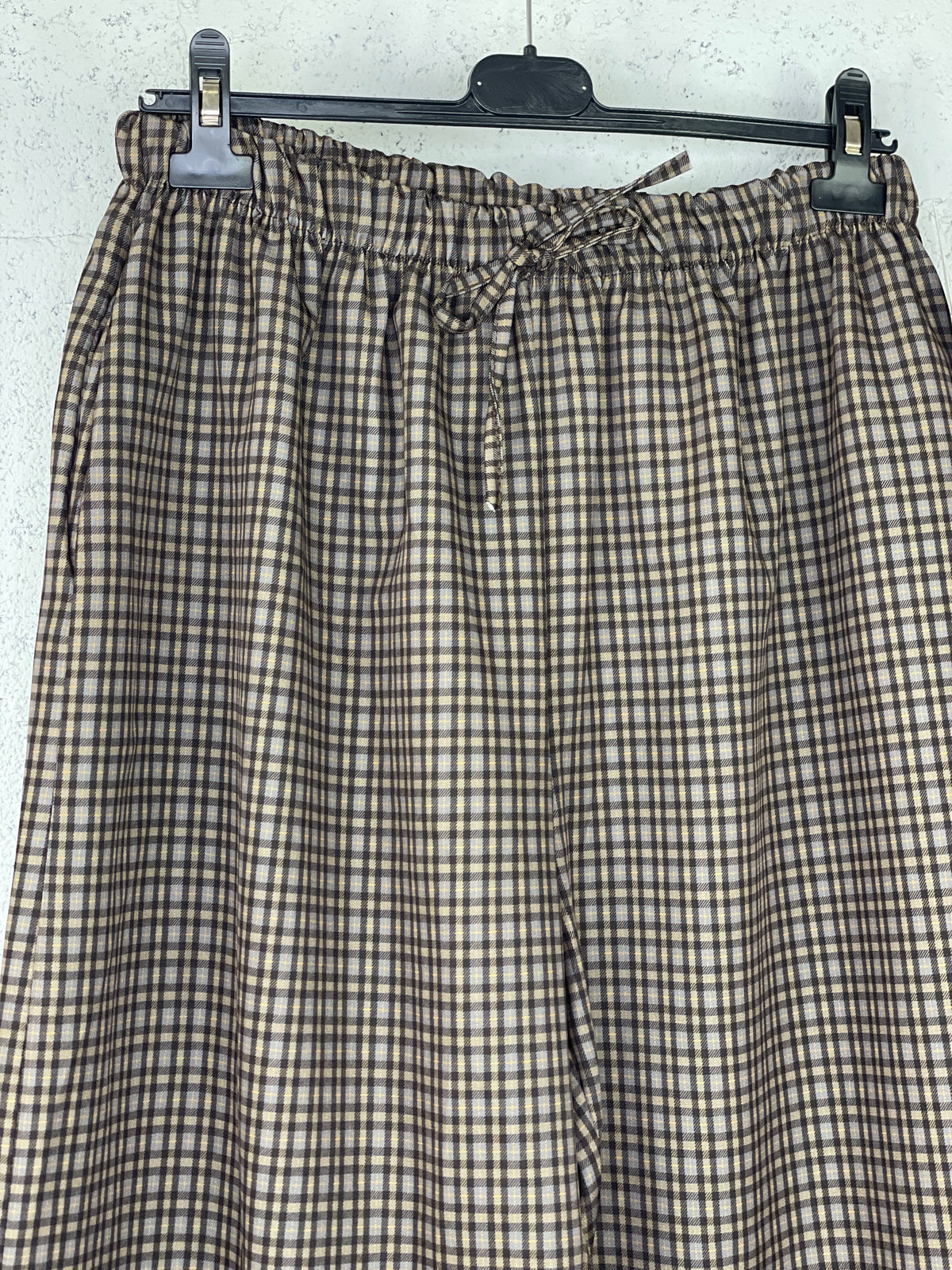 Pantalón Oliva cuadro gris