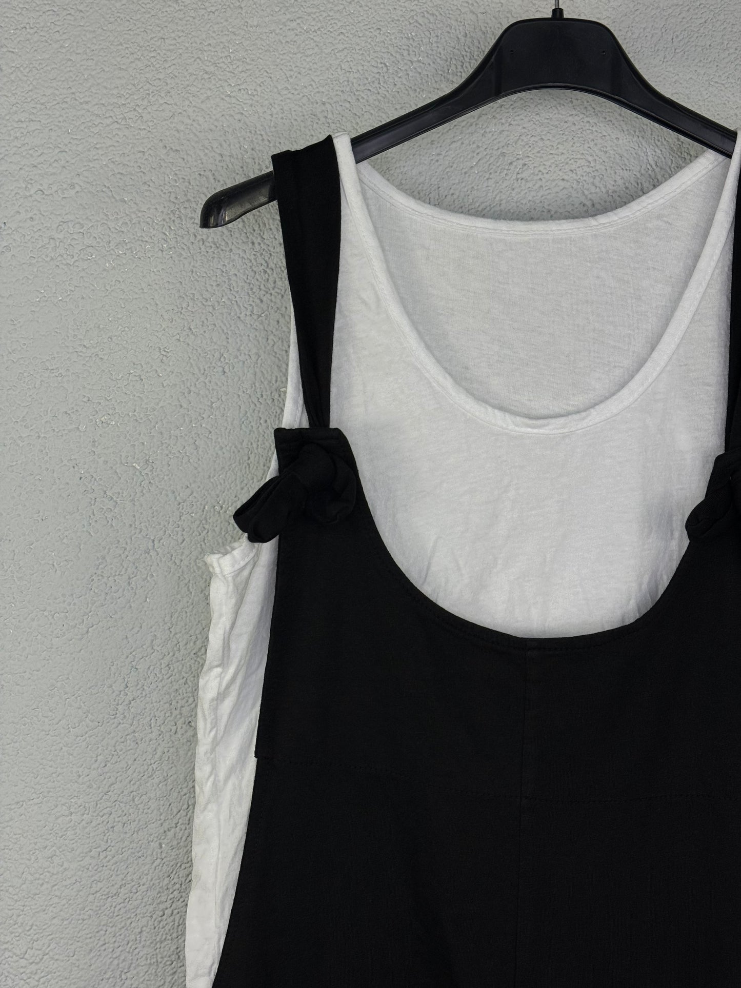 Mono corto  Caracas Negro (con camiseta)