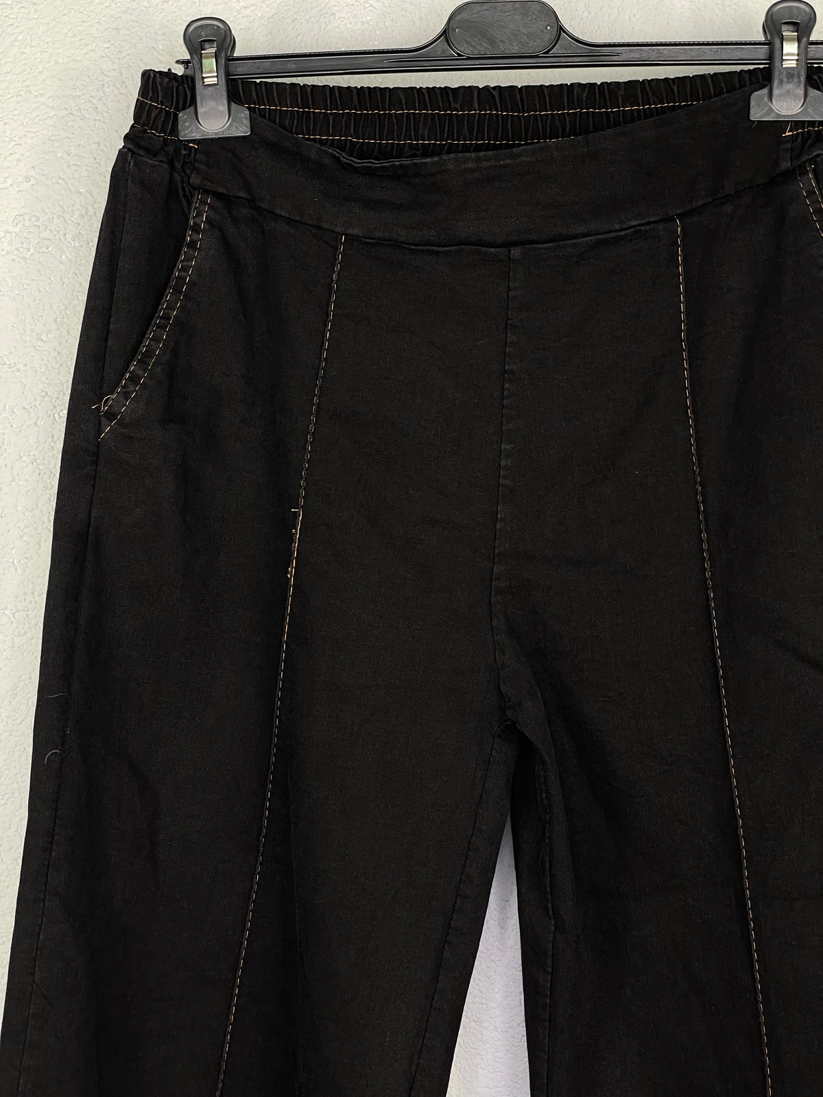 Pantalón Barcelona Negro desgastado