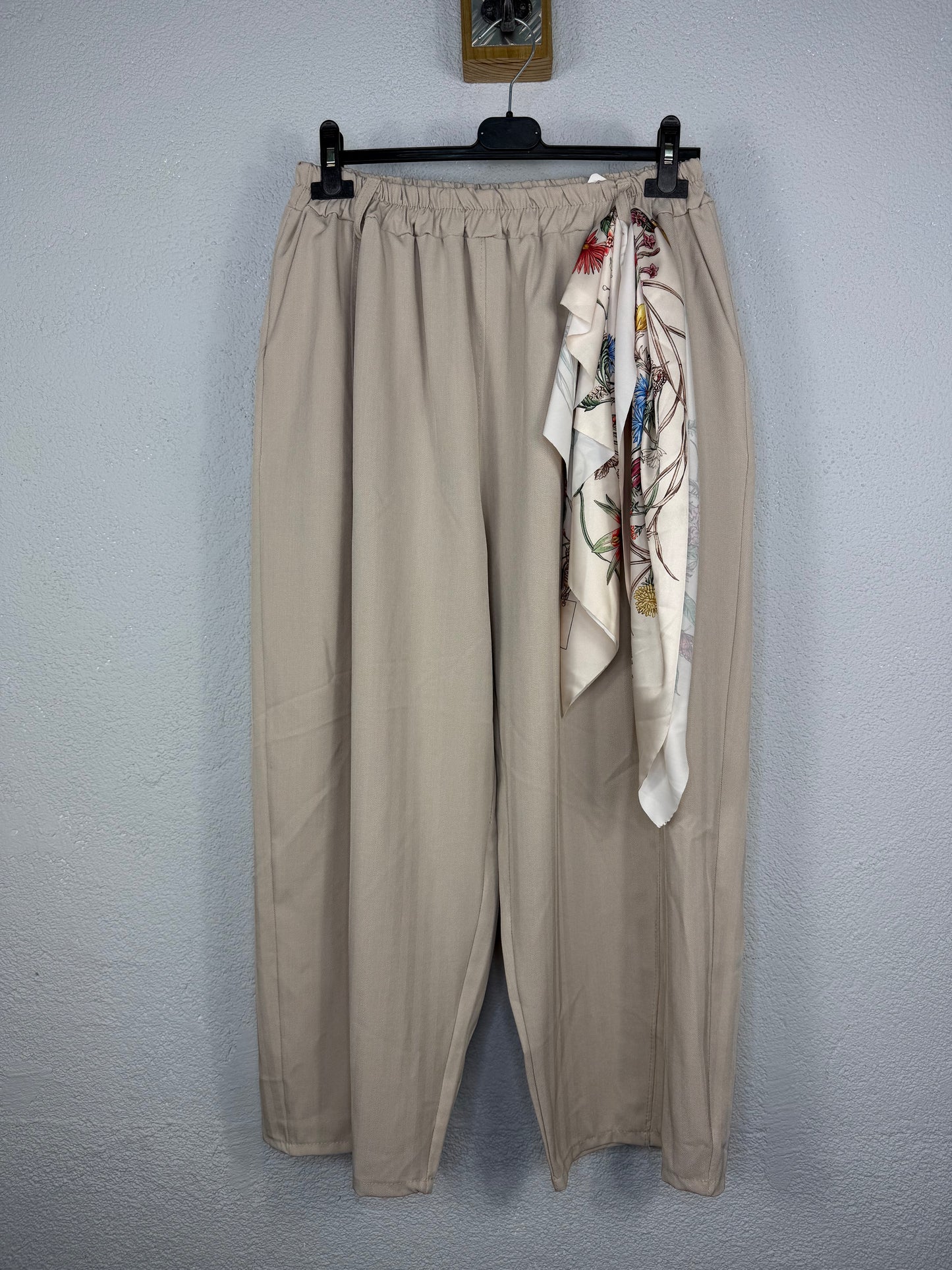 Pantalón Sofia Beige PLUS
