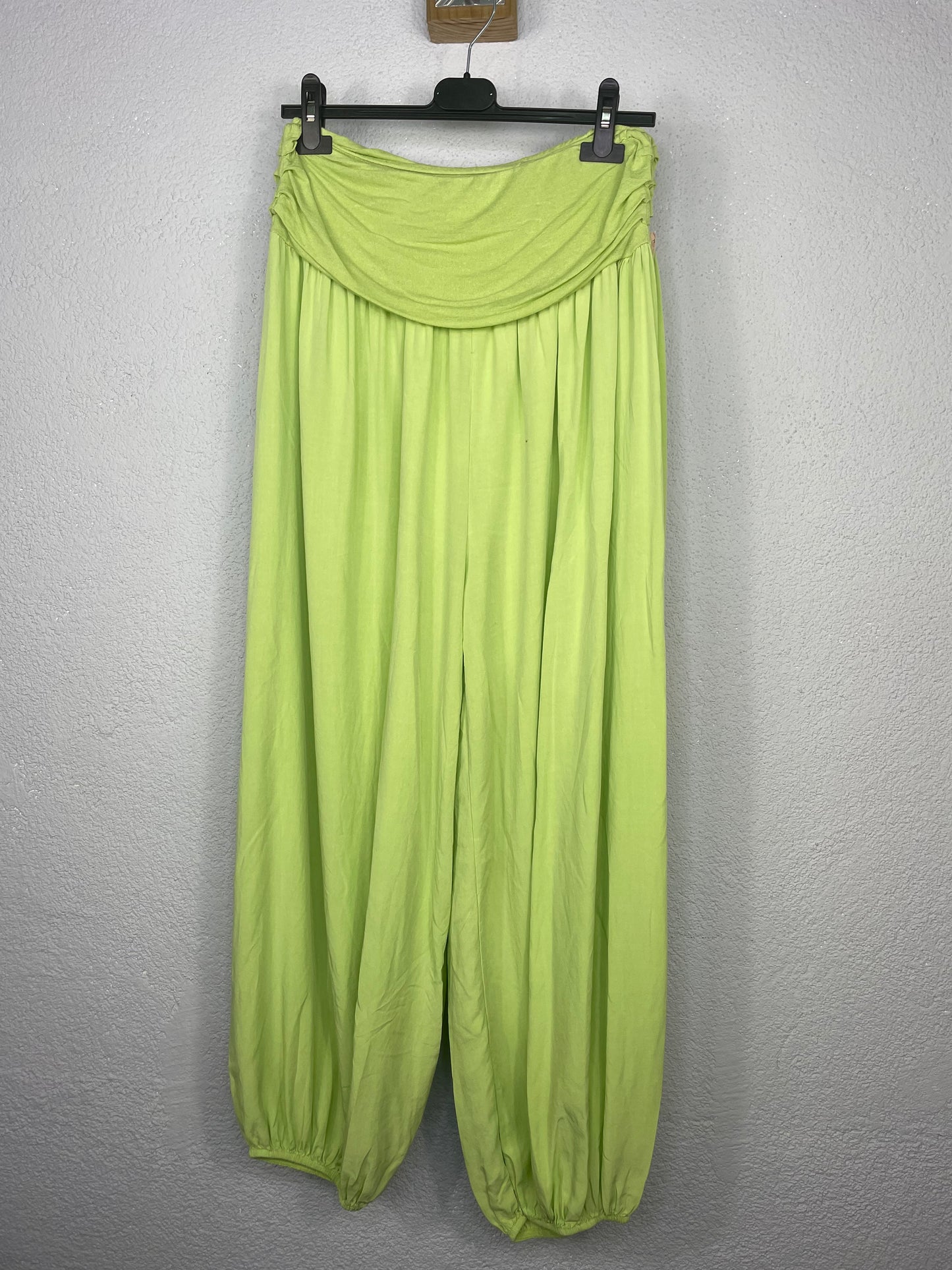 Pantalon Aladino verde Lima