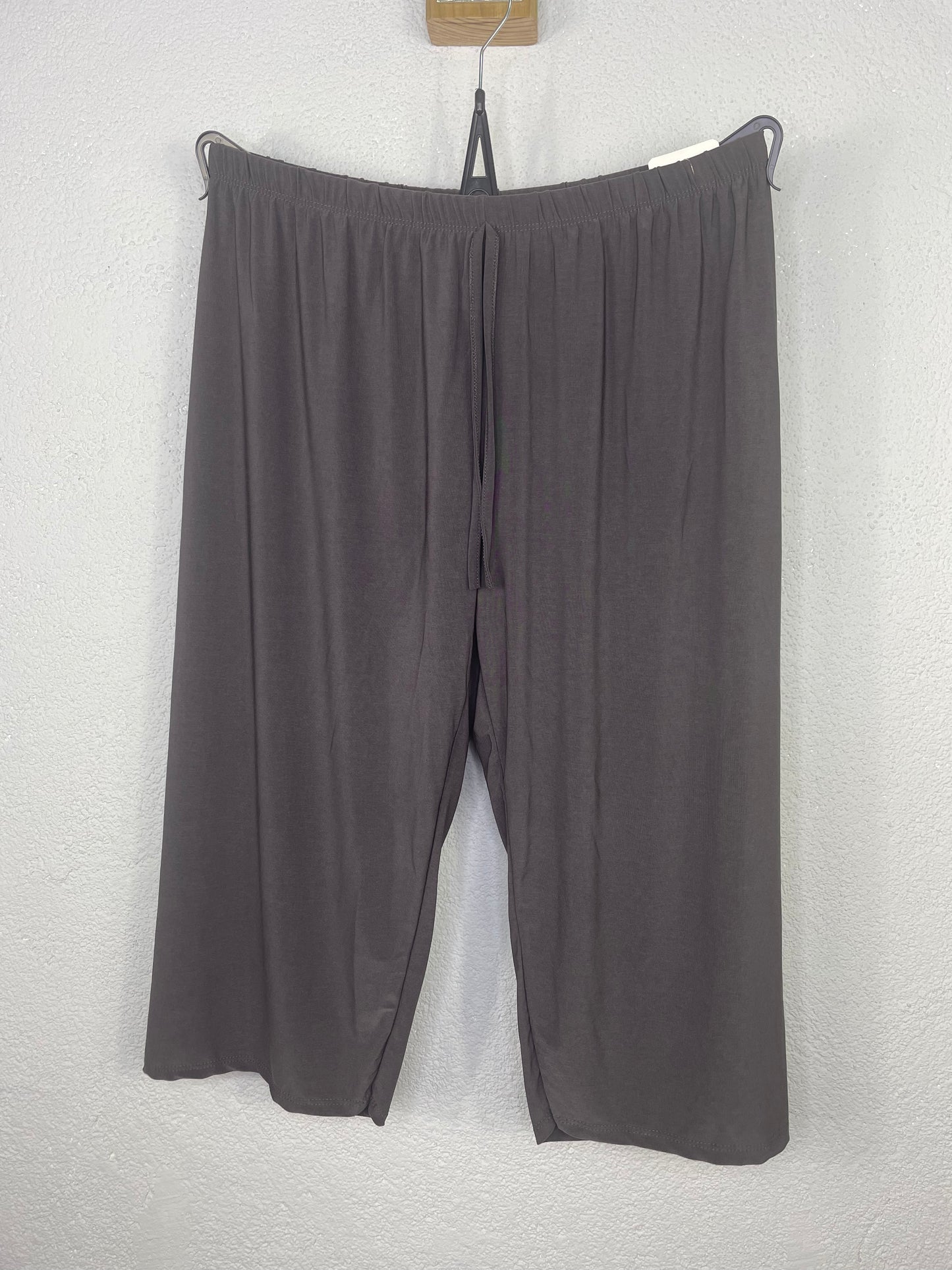 Pantalón Pirata Medina Gris Oscuro PLUS