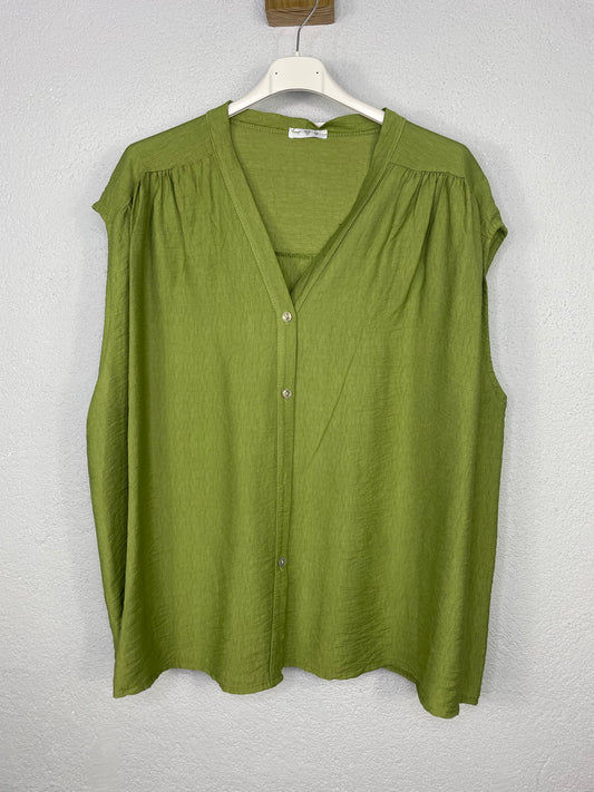 Camisa Leire Verde Pistacho  PLUS