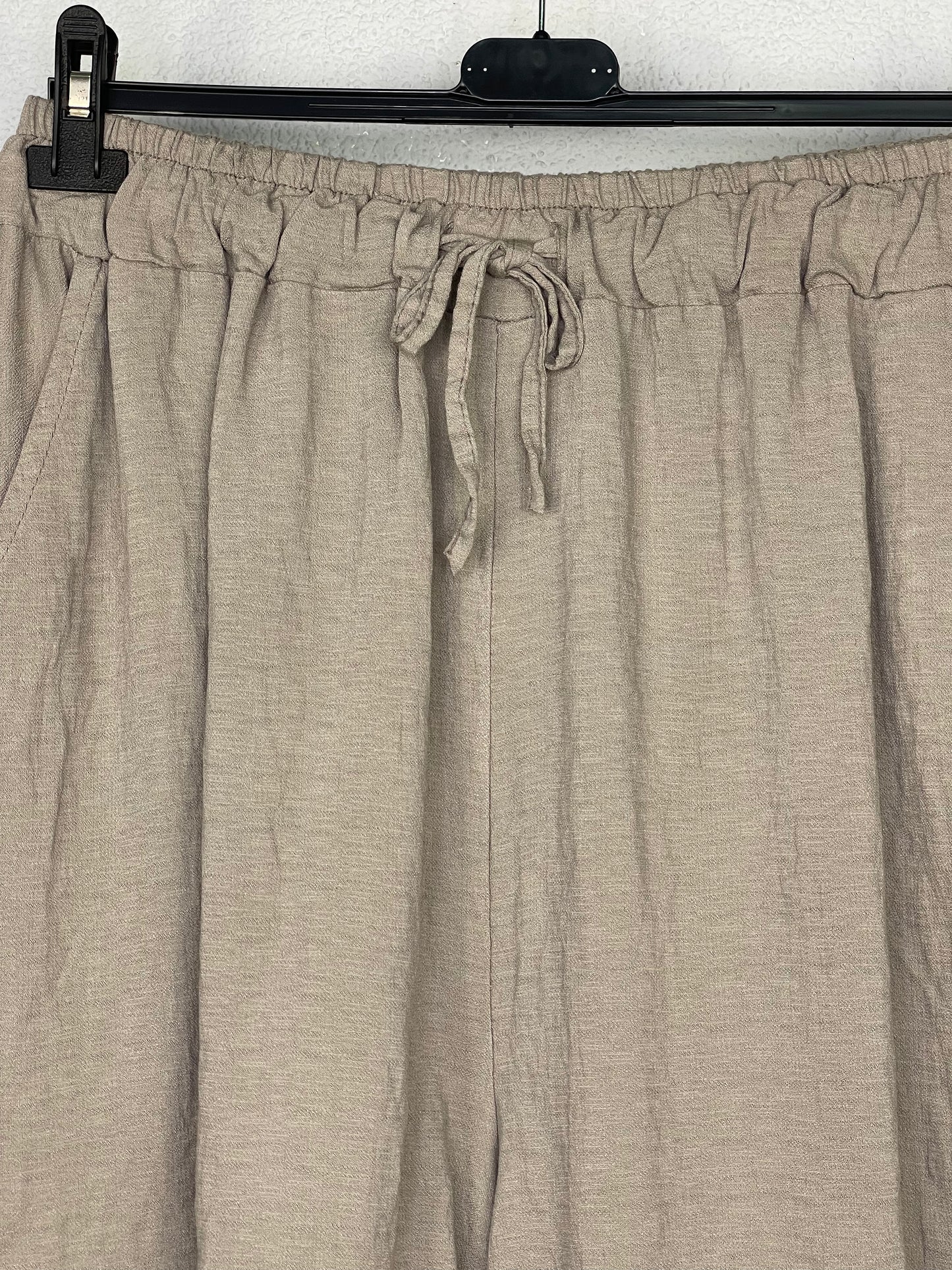 Pantalon corto Calma Taupe
