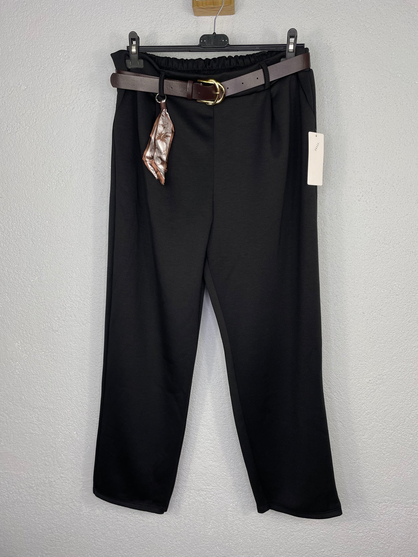 Pantalón León Negro